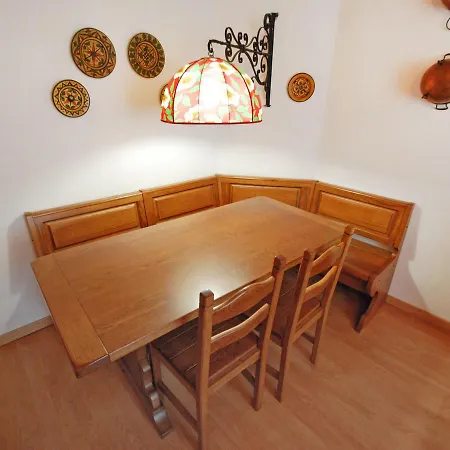 Apartment Locazione Turistica Giomein.3 *